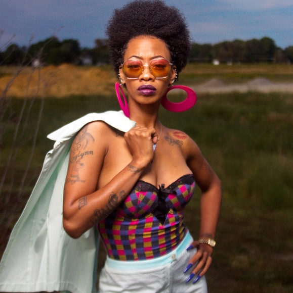 Meet your Posher, DeeDeeJ - Picture 1 of 1